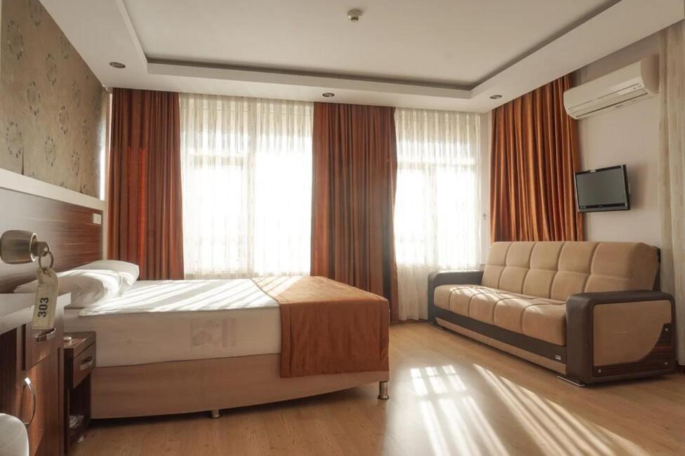 מנבגט River Hotel מראה חיצוני תמונה