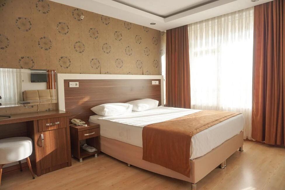 מנבגט River Hotel מראה חיצוני תמונה