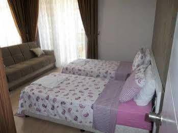 מנבגט River Hotel מראה חיצוני תמונה