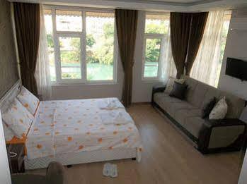 מנבגט River Hotel מראה חיצוני תמונה