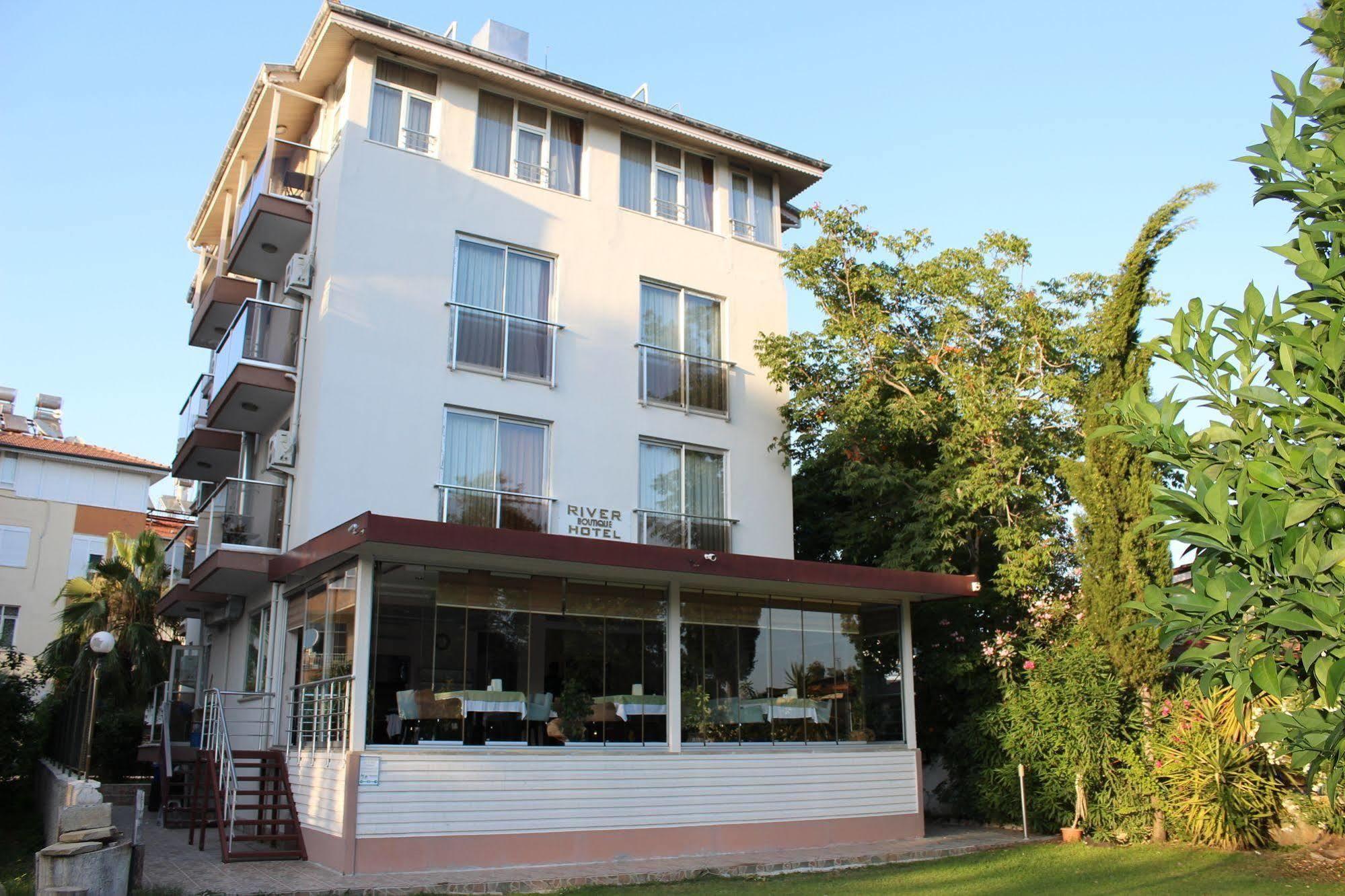 מנבגט River Hotel מראה חיצוני תמונה